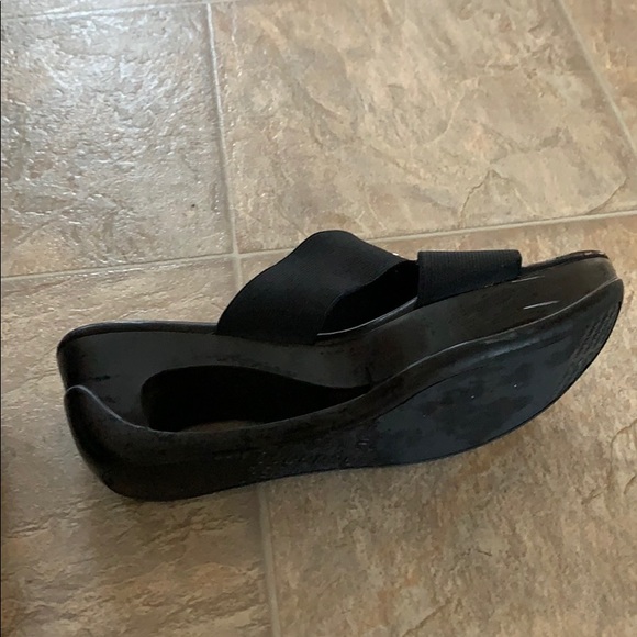 Sandals - Picture 2 of 12